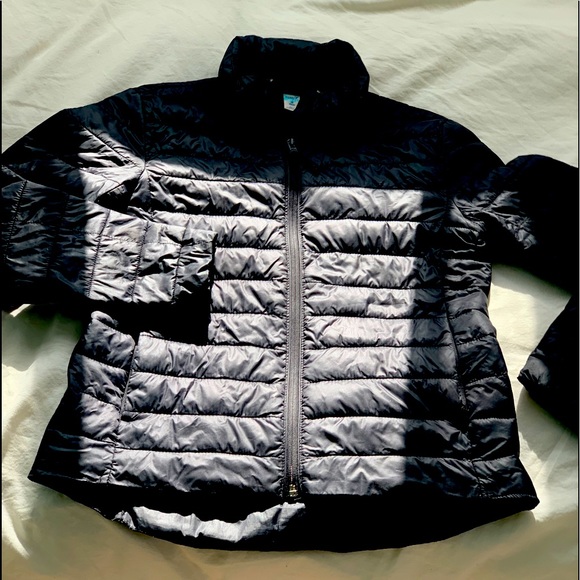 Old Navy Active packable down jacket XS  women’s (or 12-14 girls)great condition - Picture 1 of 2